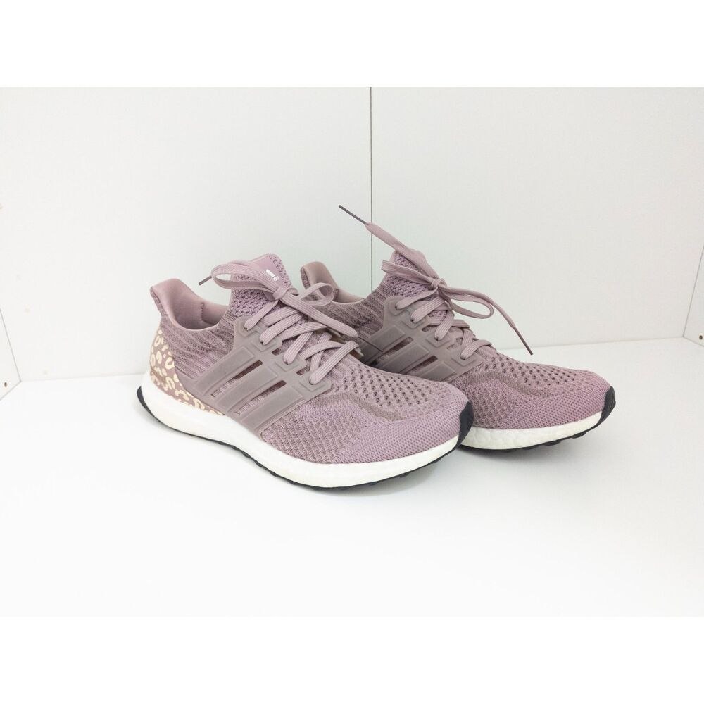 Adidas Ultraboost DNA running shoe size 9